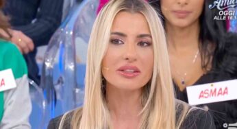 Cristina Tenuta irriconoscibile fuori da Uomini e Donne: beccata con un look insolito